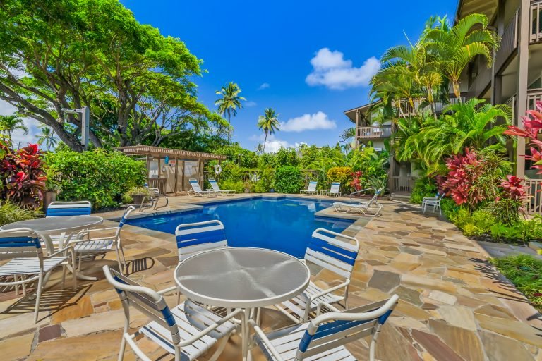 The pool ~ Wailua Bay View #214